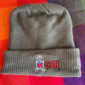 Chicago Bears New Era 2019 Salute to Service Sideline Cuffed Knit Cap.